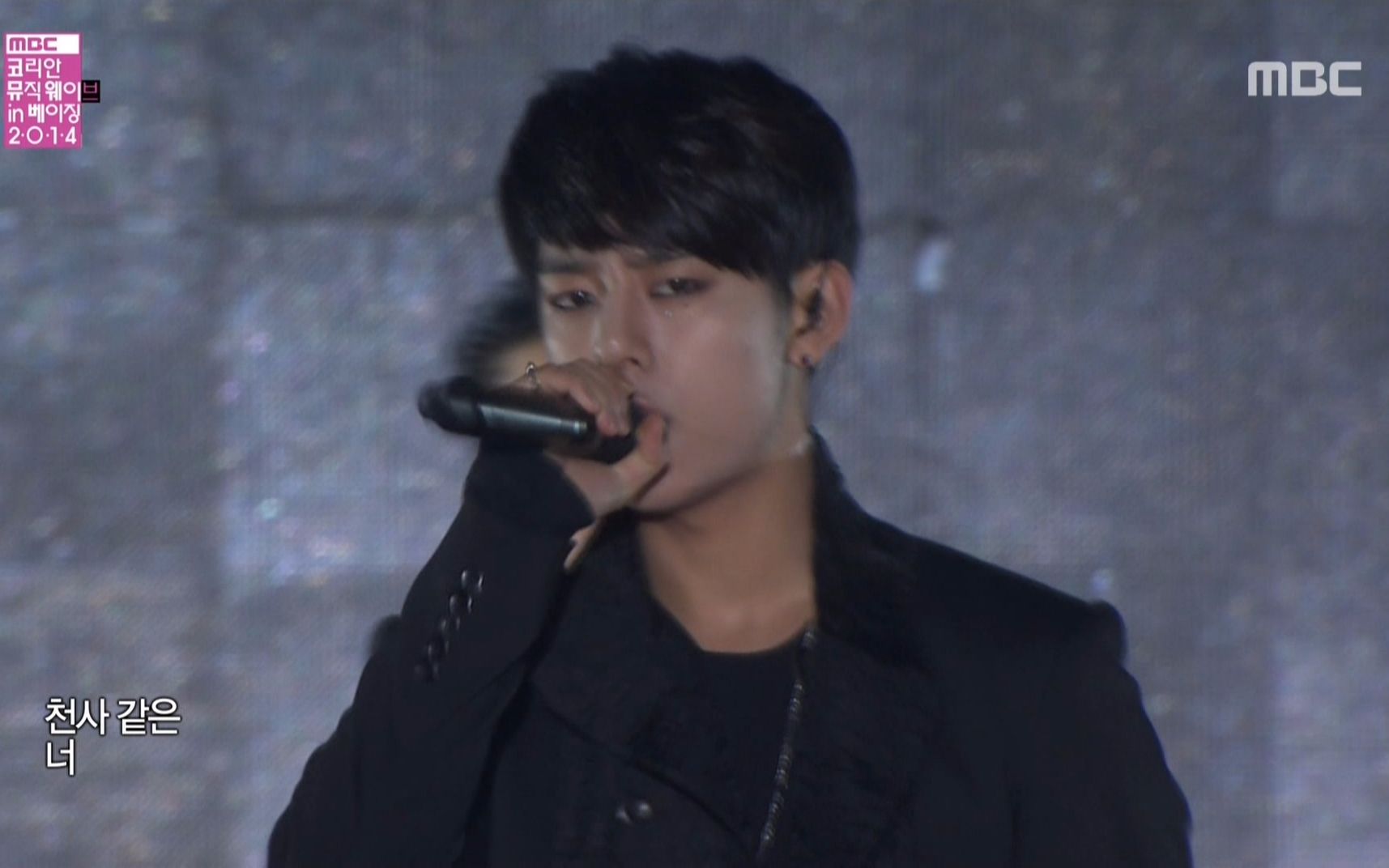 [图]141207 北京鸟巢韩流演唱会 B.A.P 1004(Angel)