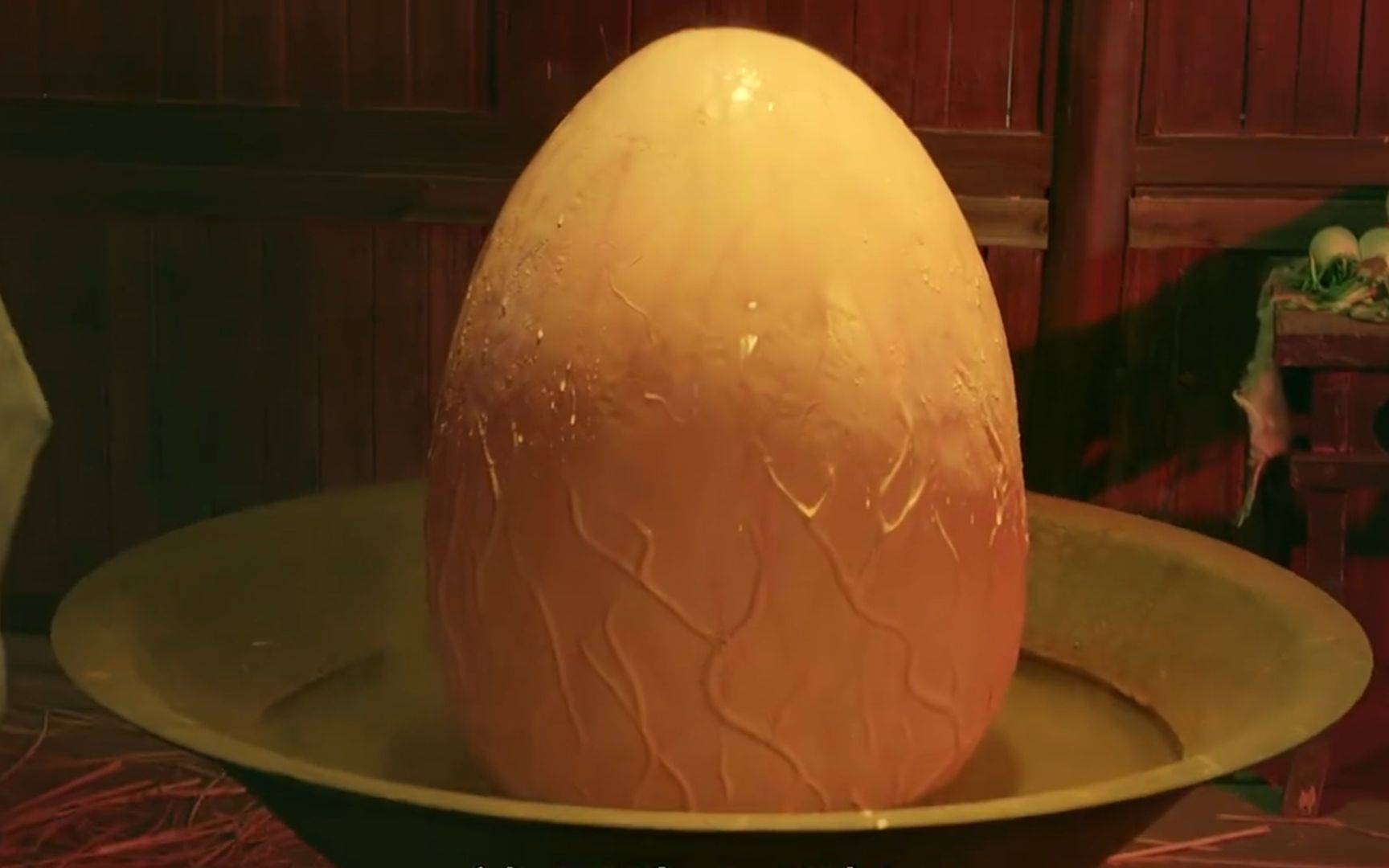 一颗比西瓜还大的凤凰蛋,吃一颗不仅能增加百年道行,还可以长生不老