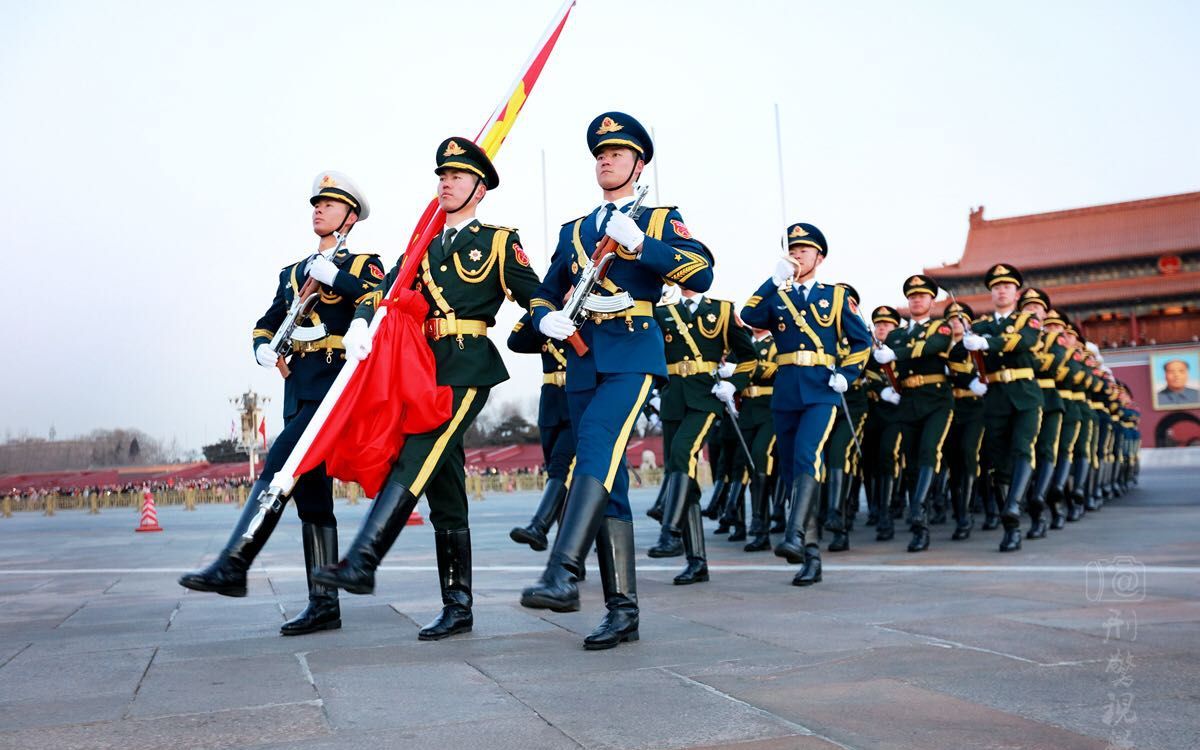 阅兵式上中国军人的意外过失却得到全世界称赞发生了什么