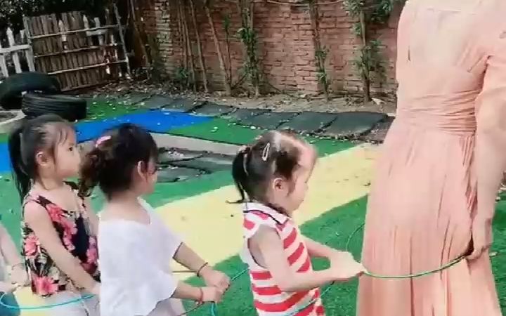 [图]幼儿舞蹈 《太阳咪咪笑》很适合小中班孩子跳的舞蹈