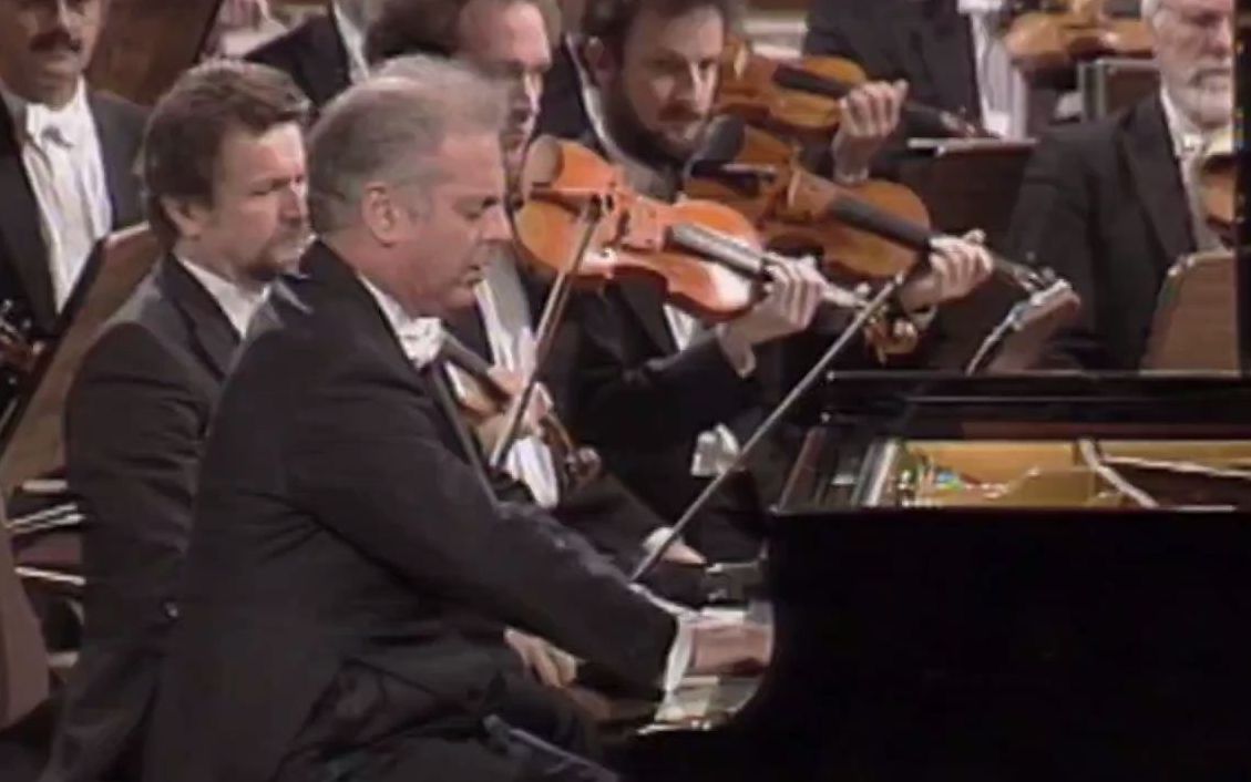 [图]贝多芬《降E大调第五钢琴协奏曲》“皇帝”op.73 （完整版）--指挥：克劳迪奥·阿巴多，钢琴：巴伦博伊姆，柏林爱乐乐团迈宁根欧洲圣城音乐会（1994年5月）