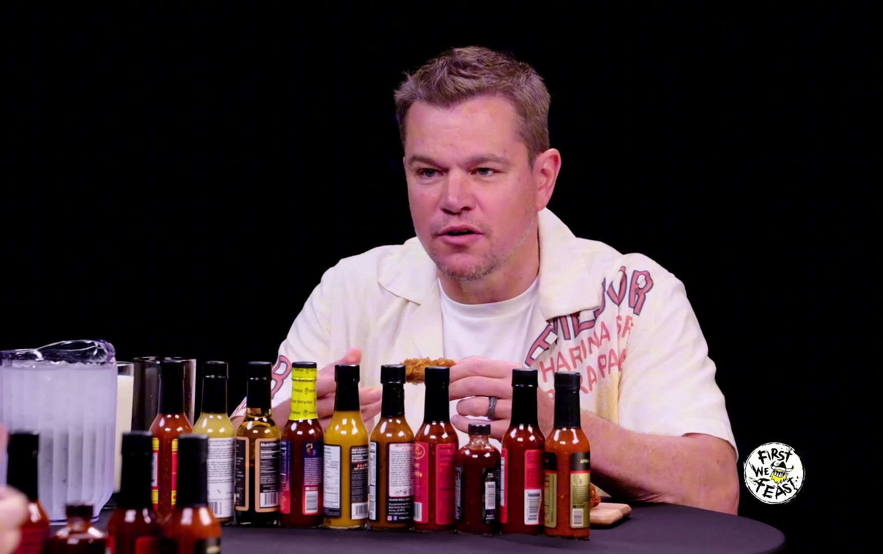 马特达蒙挑战超辣鸡翅 | matt damon