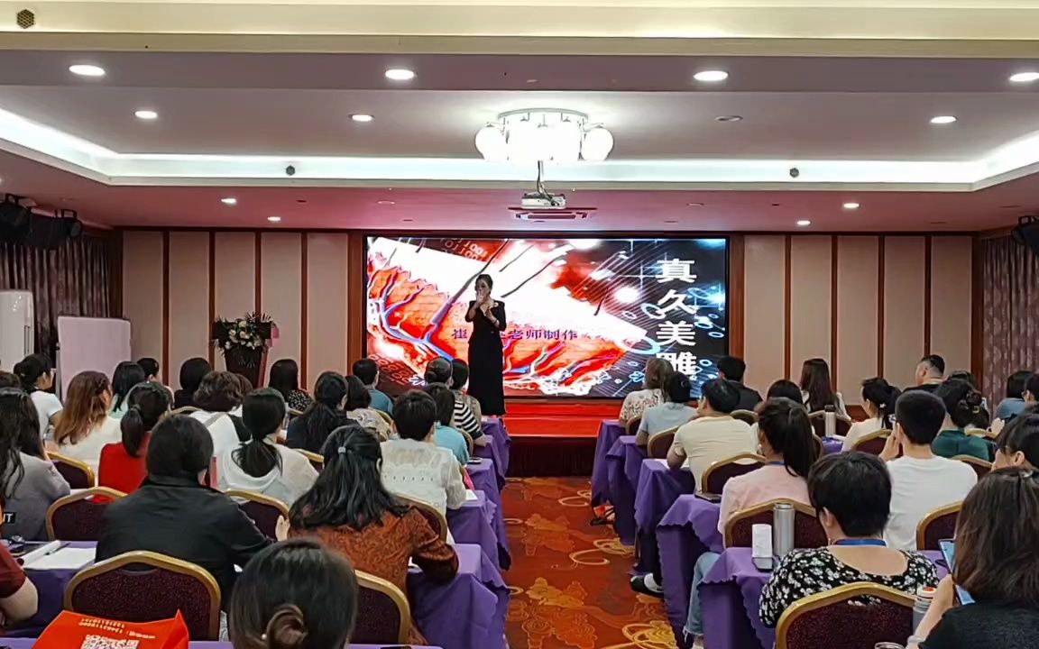 崔兰英美雕现场