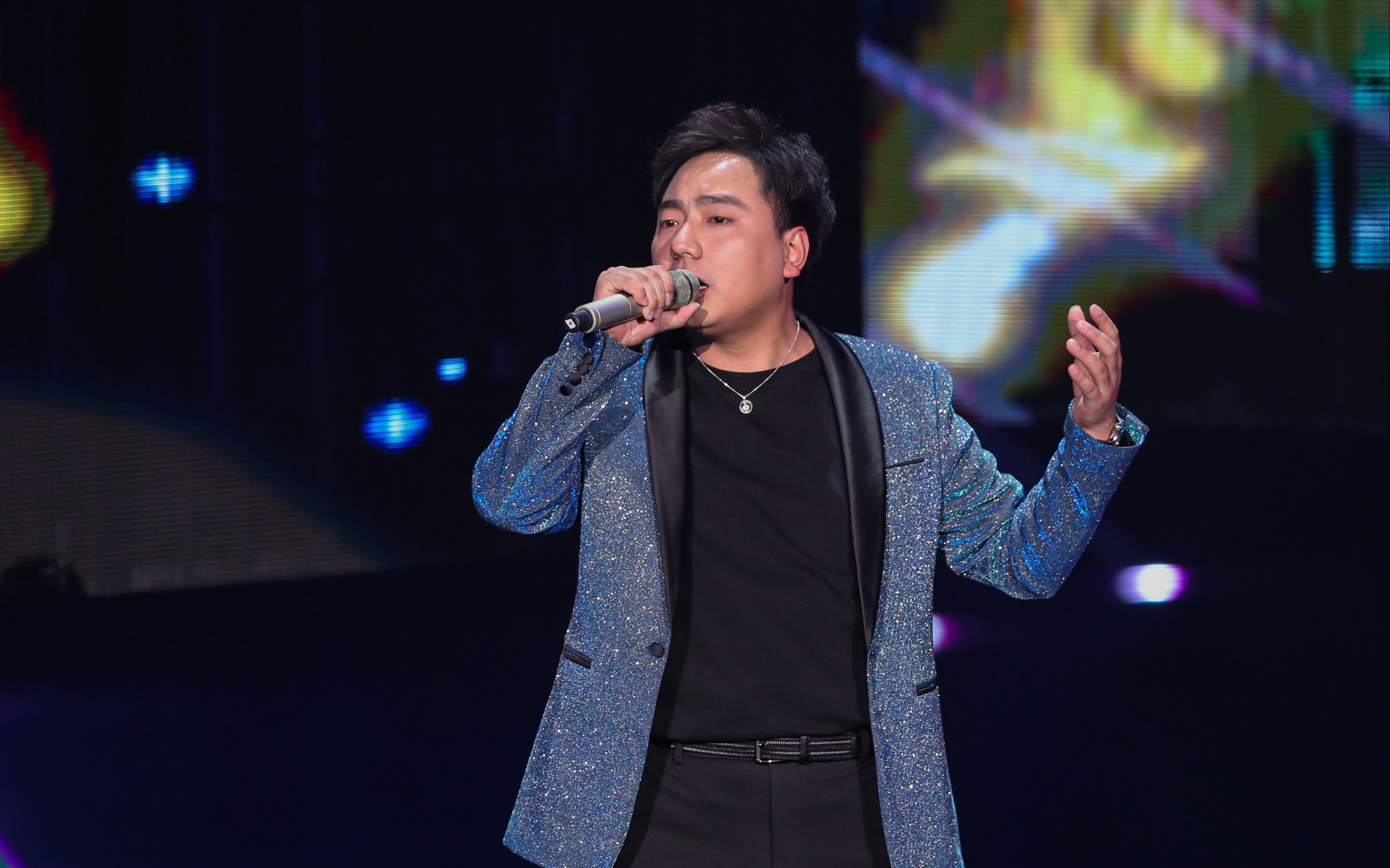 海来阿木:《你的万水千山》,越听越好听,本月最好听的音乐