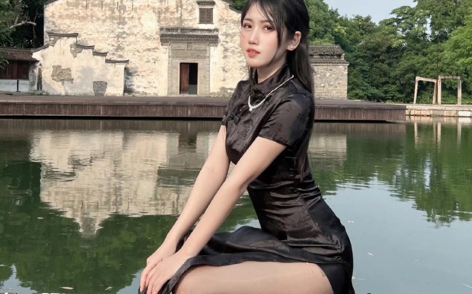 不呆猫 高开叉黑丝旗袍性感诱惑写真