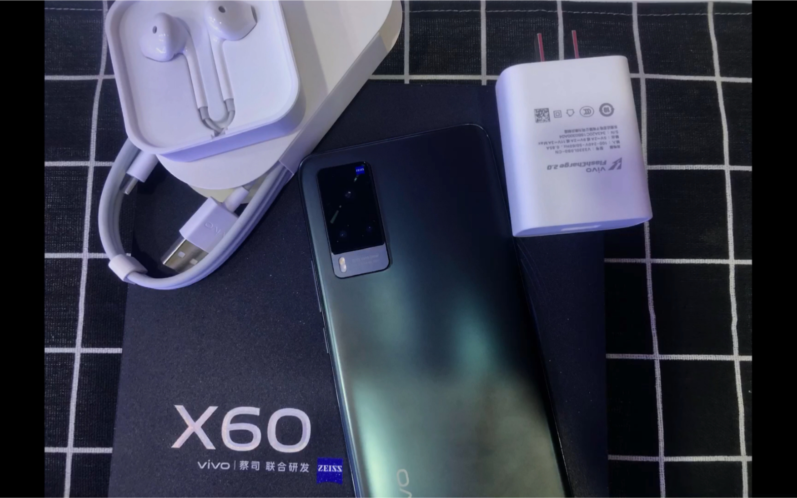 新到货vivox60原力色给大家展现出来希望能喜欢