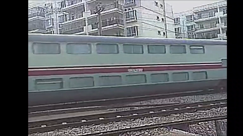 神州号双层内燃动车组列车