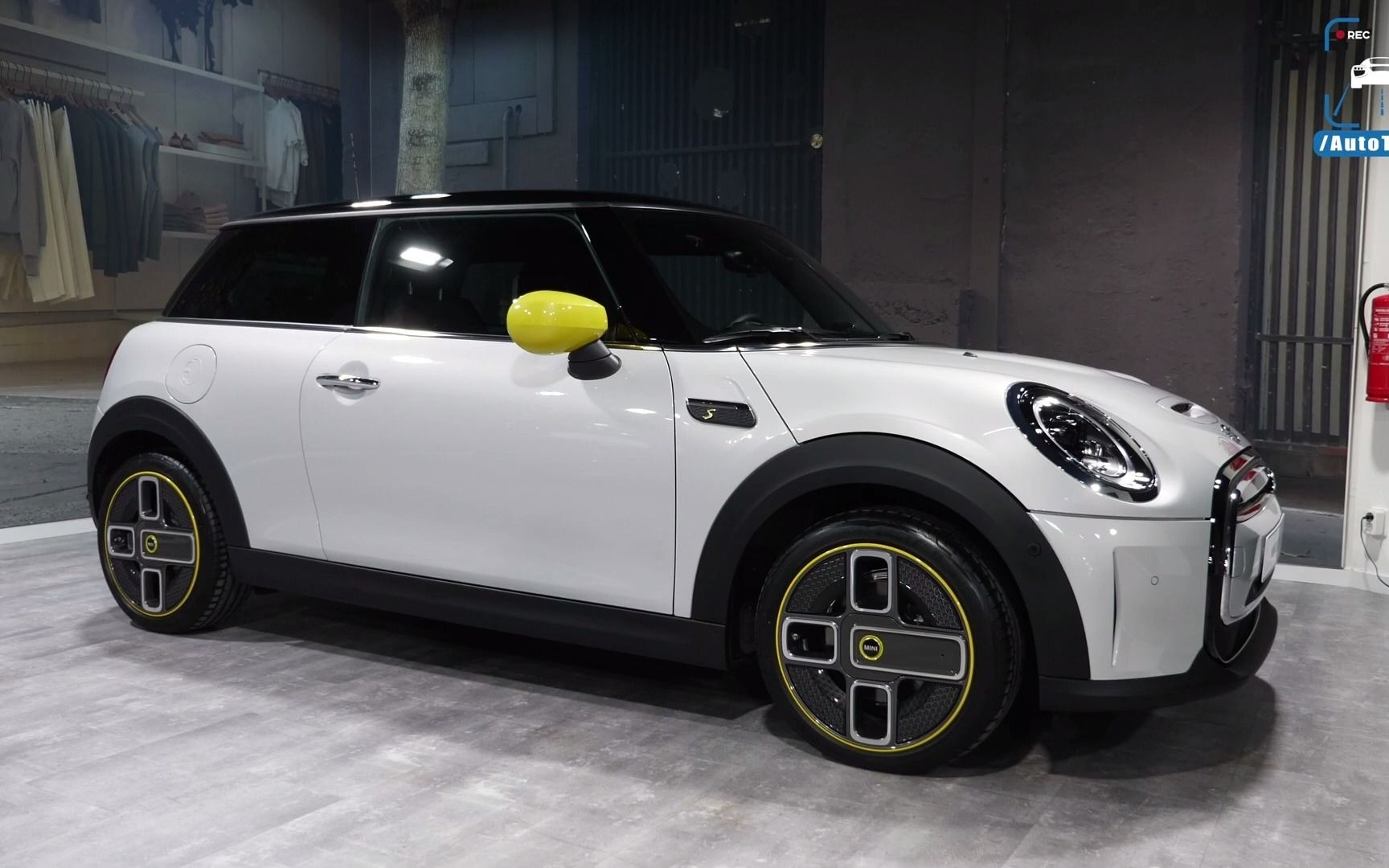 2021 new mini cooper s jcw facelift again.