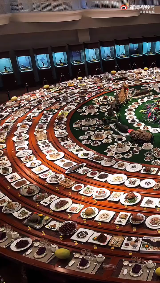 1088道菜的满汉全席,问一下里面的菜怎么吃?
