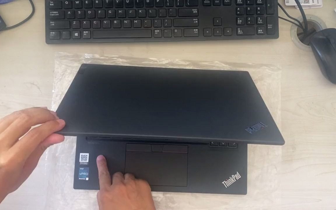 【拆机实拍Vlog小机器怎样拆机换系统】联想Thinkpad T14 14英寸笔记本电脑 拆机升级内存硬盘迁移系统 现场评测 Thinkpad 锐哥评测站 笔记哔哩哔哩...