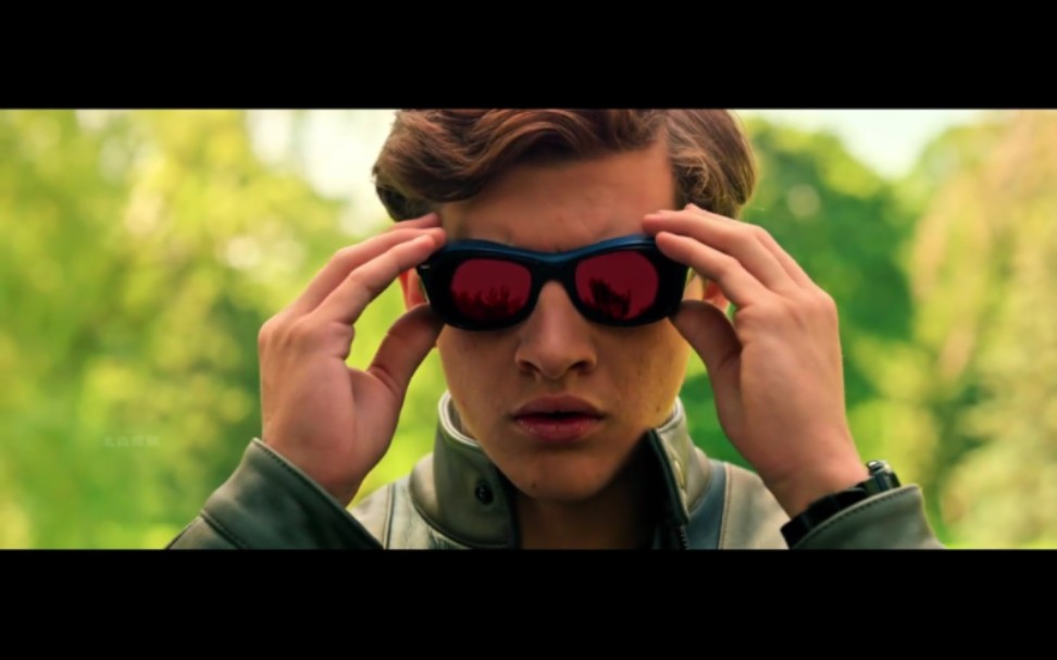 "镭射眼高光时刻"墨镜一摘,谁也不爱!