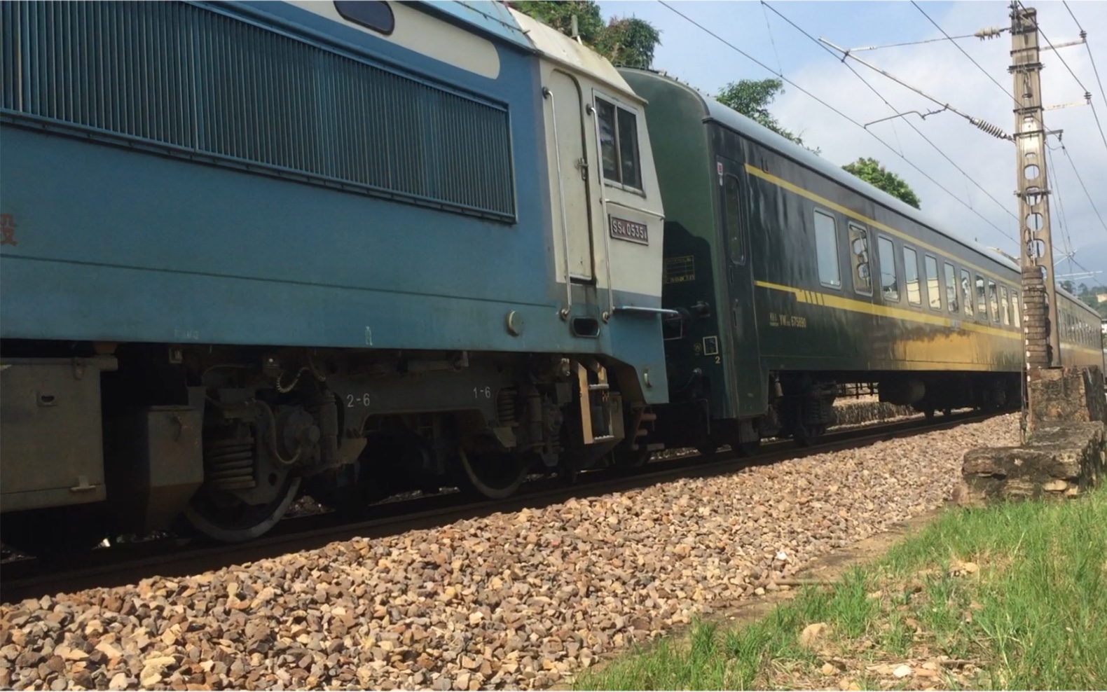 【货机拉客】ss4 0535牵引塞拉门折页门混编25g华安站三道发车