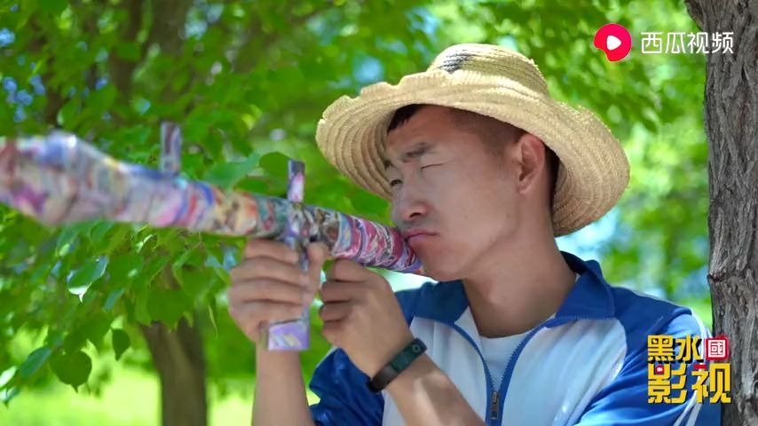 搞笑剧真人游戏大圣克隆出10个火箭筒玩出了加特林的效果