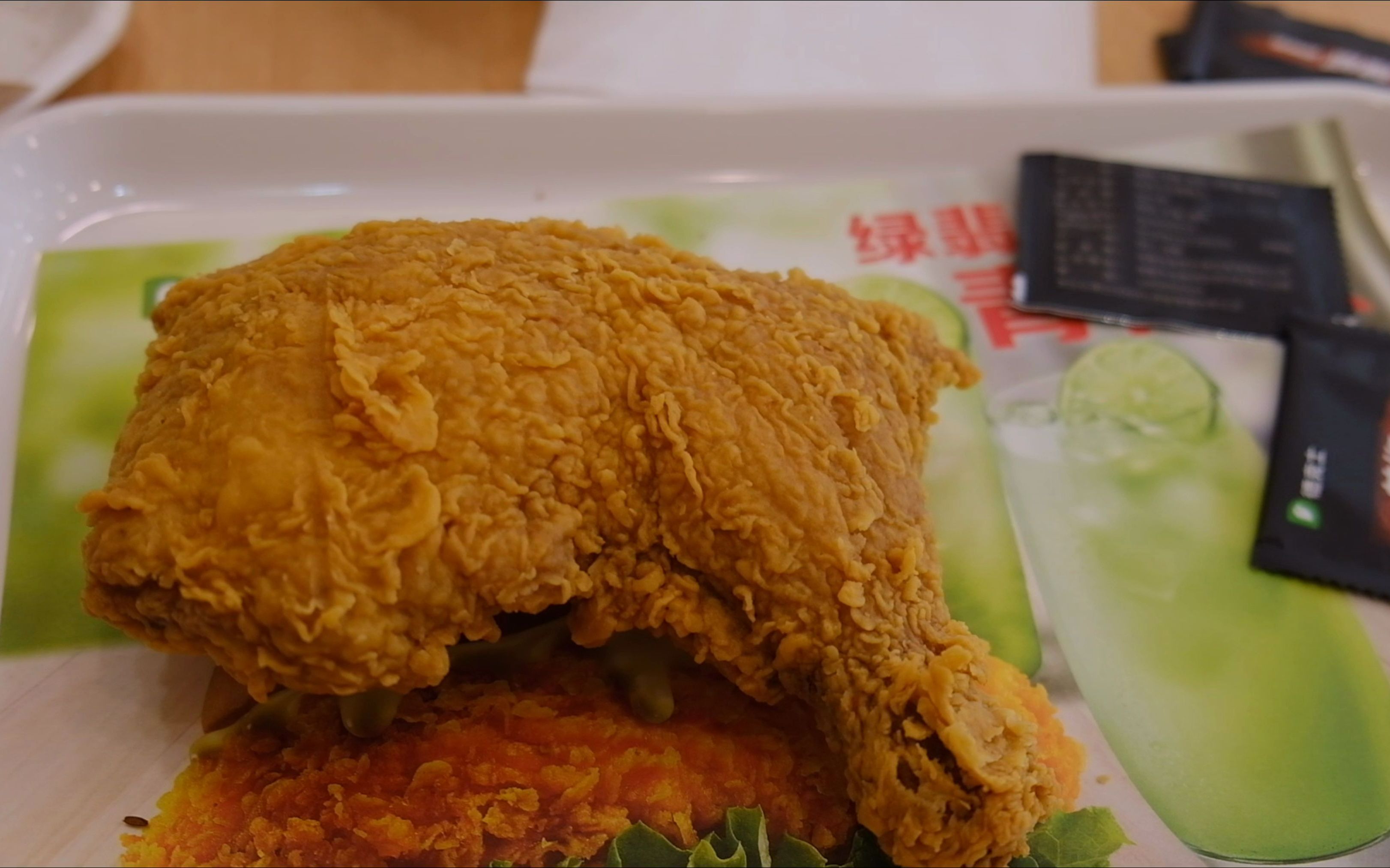 德克士手枪鸡腿超大个吃不完菠萝鸡腿堡超好吃