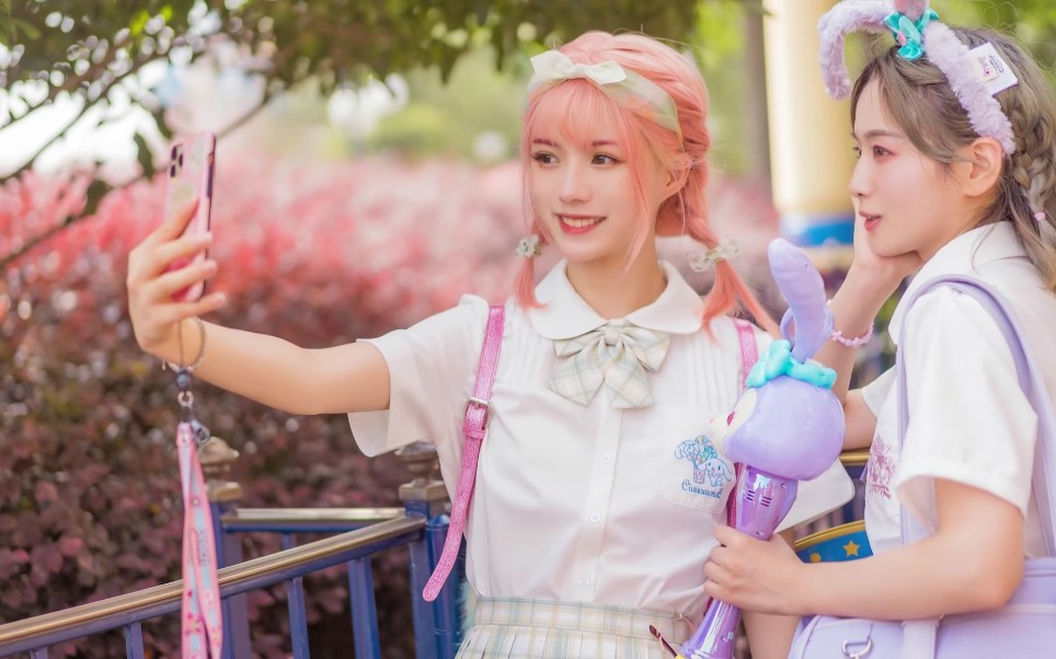 感受党妹和秋爽的甜蜜友情