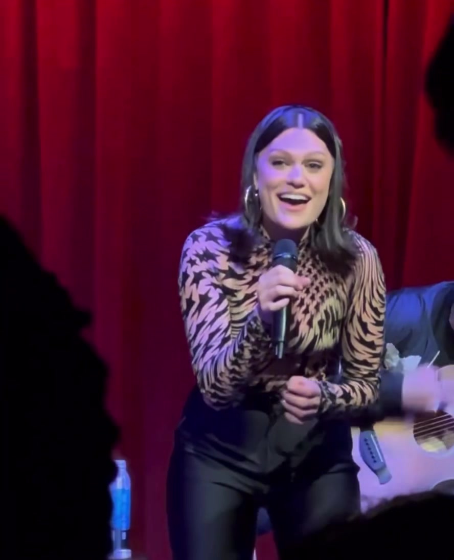 closeyourrings #jessitej #fyp #foryou #歌手 #maketisviral