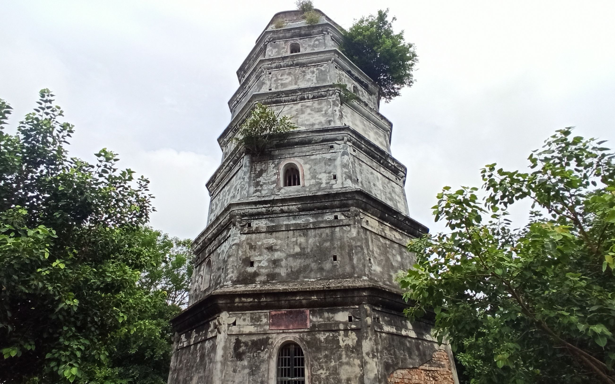 实拍吴川双峰塔,湛江四大名塔之一,距今已有400多年的历史