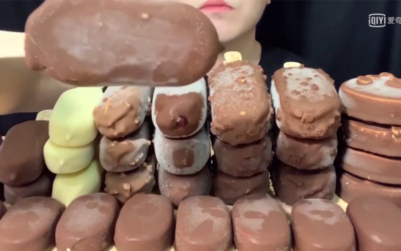 韩国吃播小哥哥吃播冰淇淋大胃王吃播甜点冰淇淋吃播