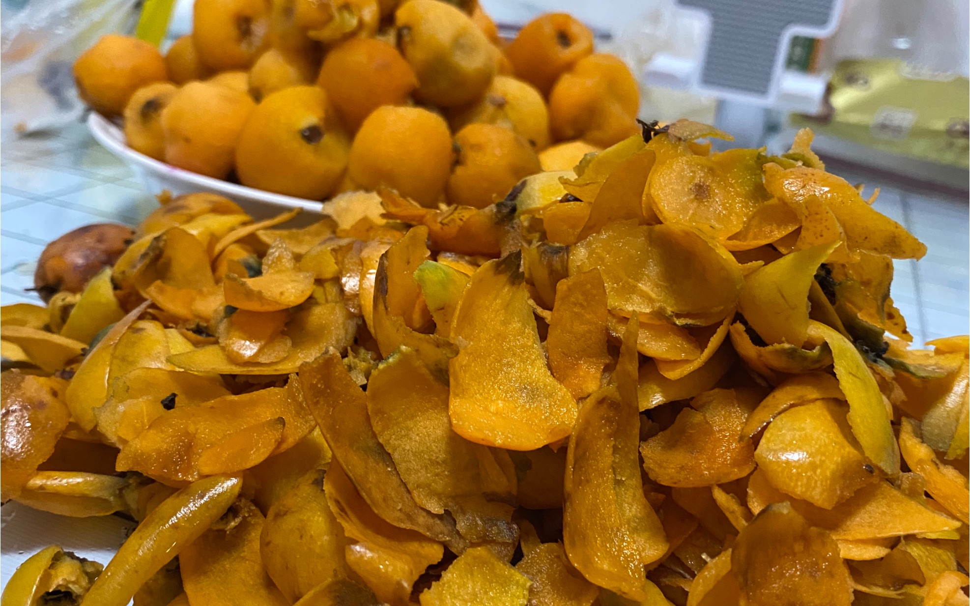 我爱剥枇杷皮我爱黢黑的手指