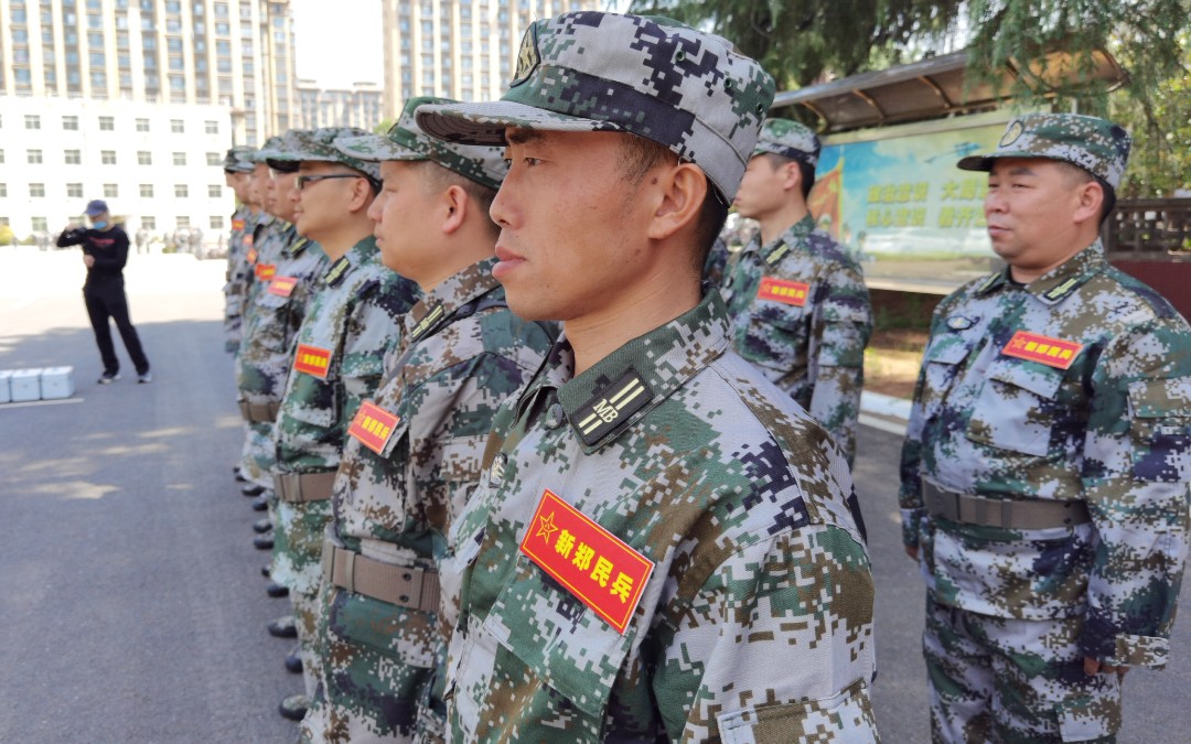 [图]民兵训练的一天，这步伐口令？回忆起当兵参军的场景，热血澎湃！