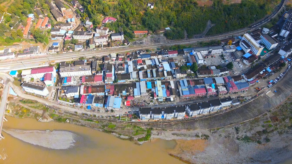 秦岭小镇:略阳白水江镇,陝甘交界处的桃源之地,紧依嘉陵江