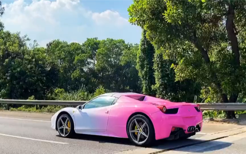 超级跑车法拉利,渐变色系彰显超跑质感,高端大气上档次