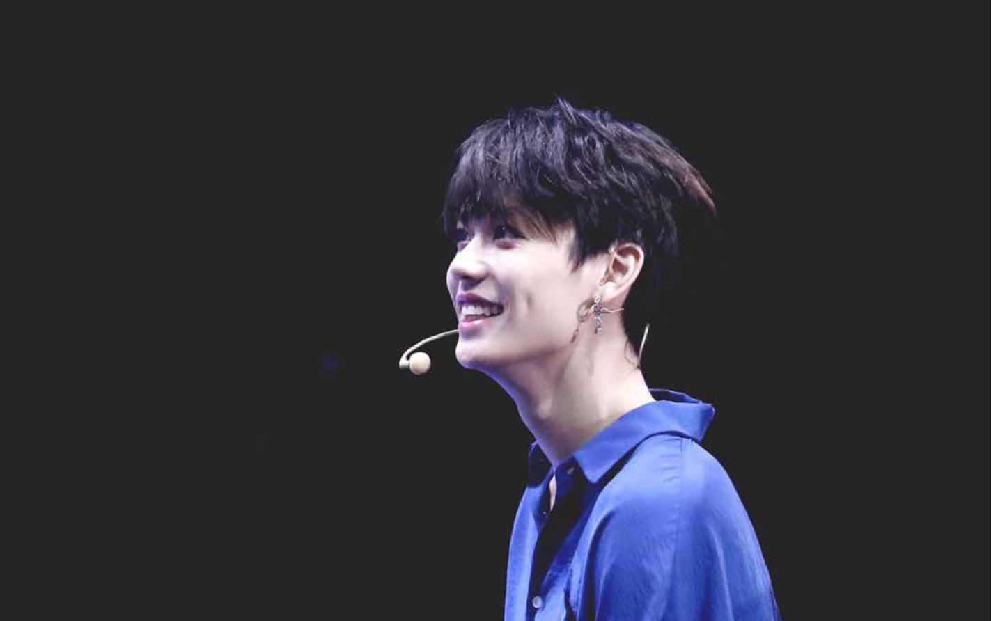 【林彦俊focus】看5宝挥手饭撒 firewalking 17s超清直拍 180602 深圳