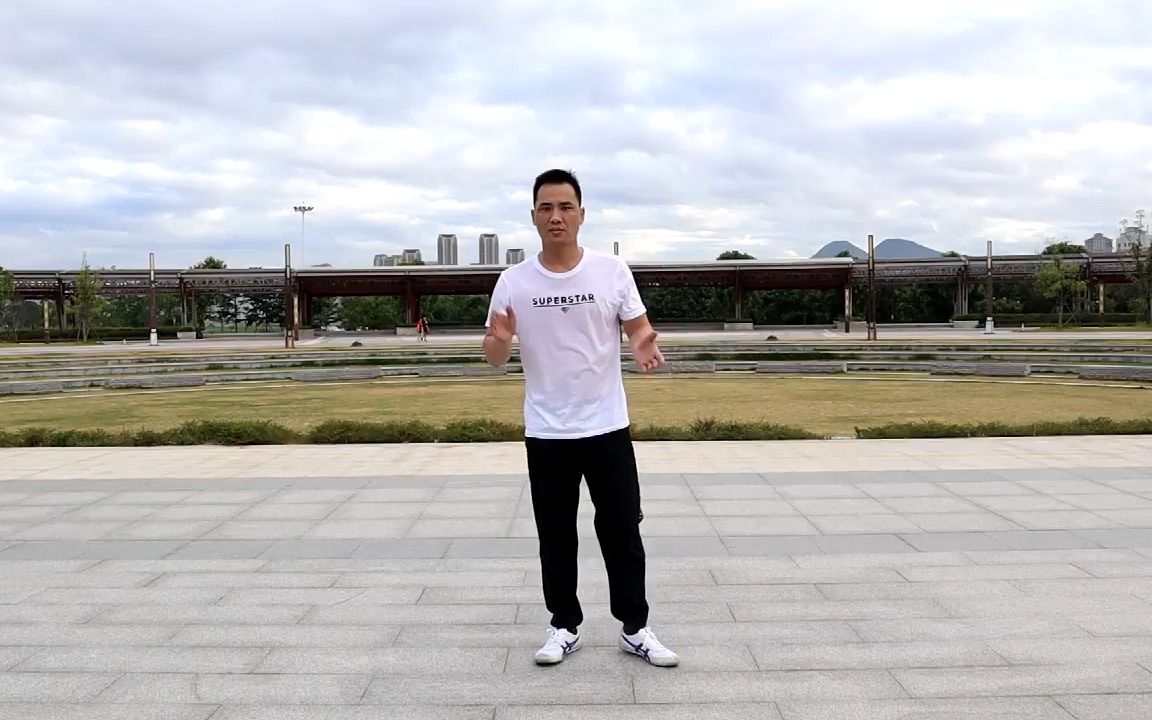 第34集 后手勾拳防守动作