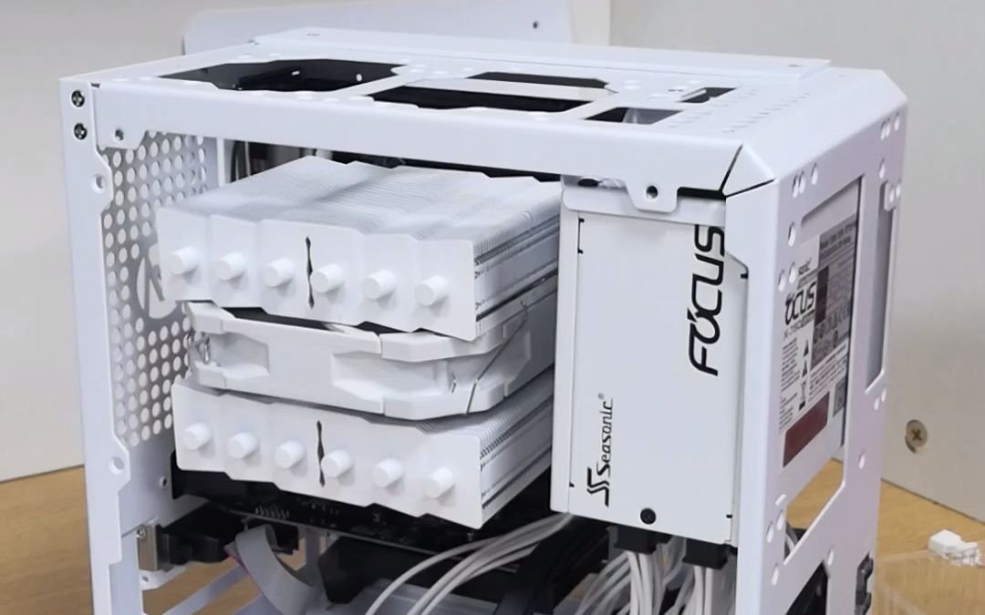 一个背包放得下电脑机箱 机械大师c24小方糖 开箱日记