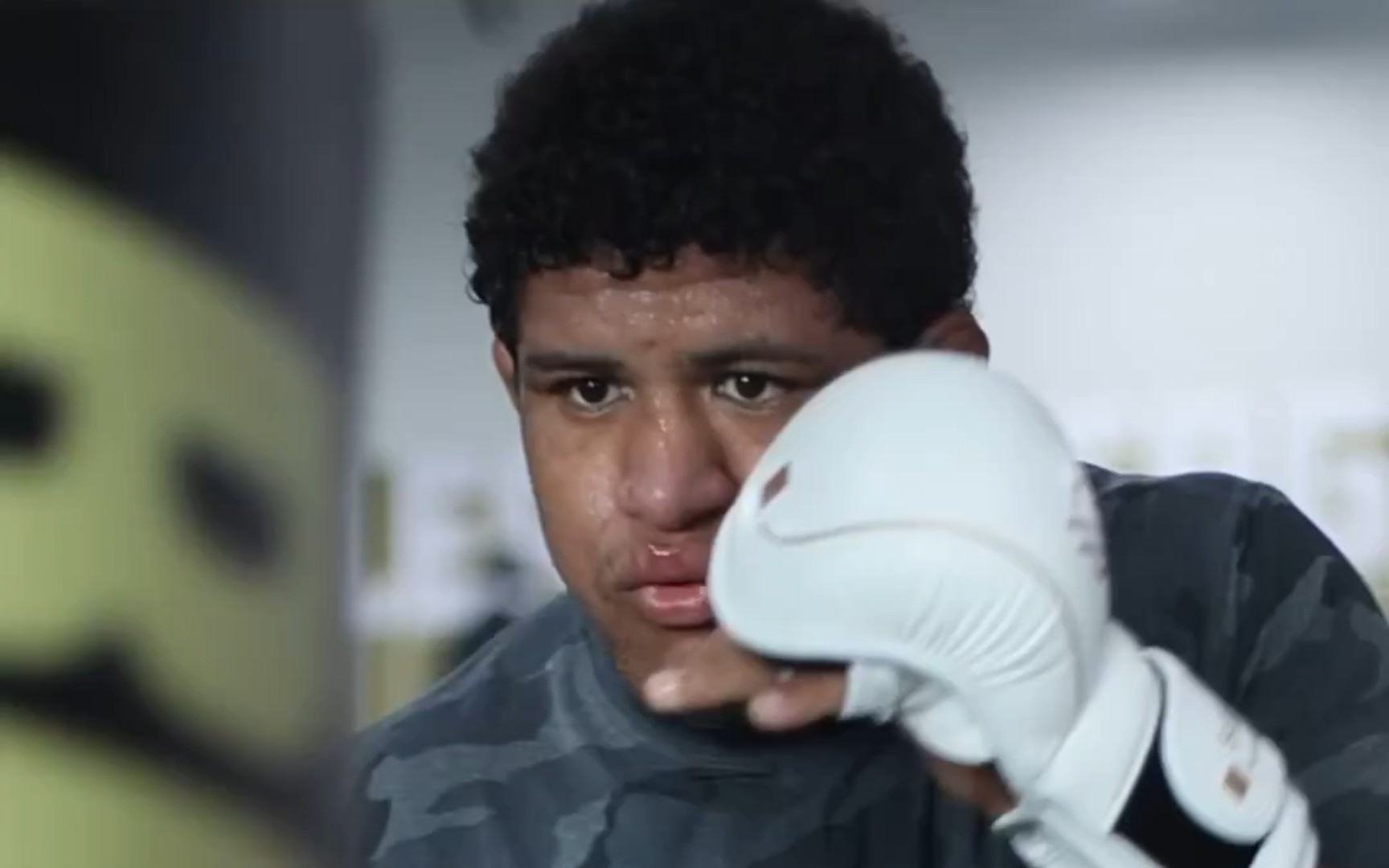 ufc"小硬汉"伯恩斯最新训练