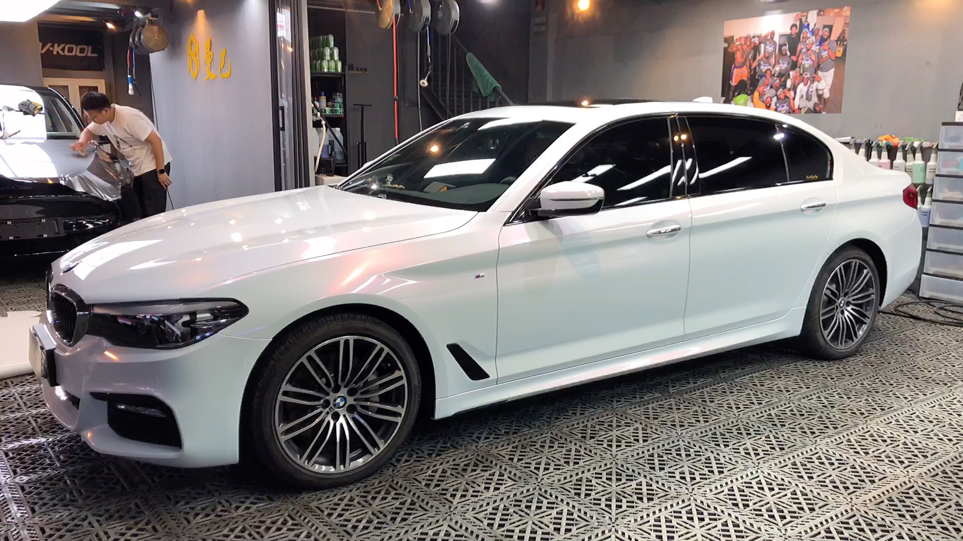 郑州宝马5系改色钻石白变粉_哔哩哔哩_bilibili