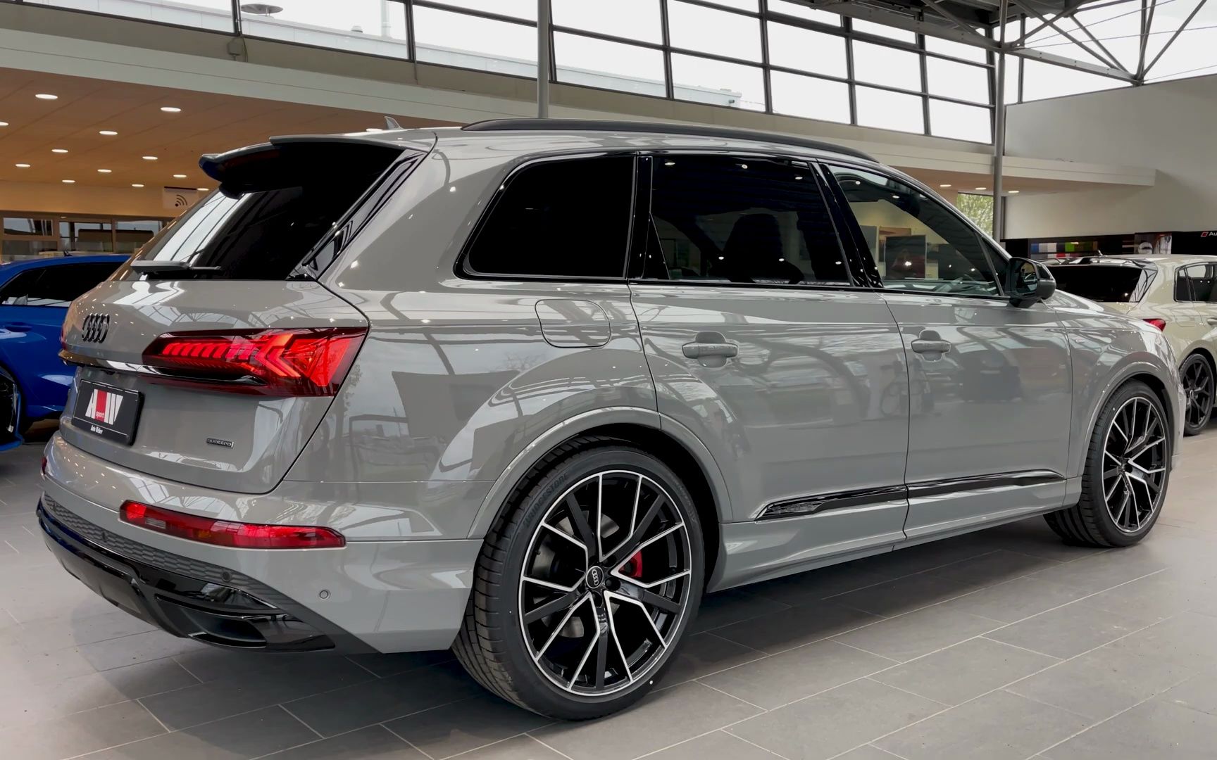 静态欣赏2023奥迪q7 50tdi 内饰与外观