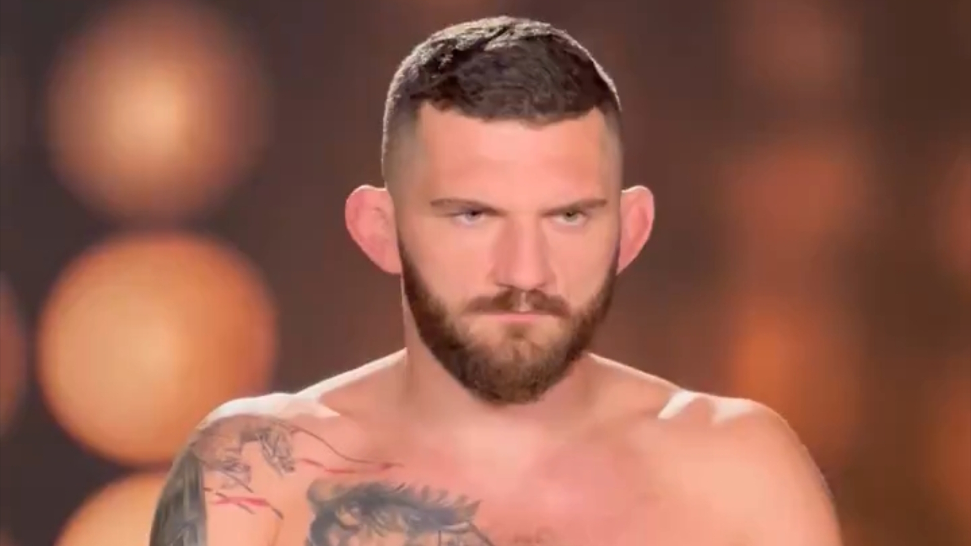 ufc阿布扎比 米查尔·奥列克谢祖克拍定妆照