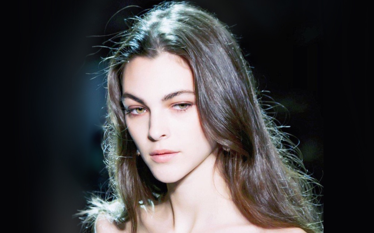 8503 微博 04 查看更多 a 微关系 他的关注(459) jorjasmithupdates