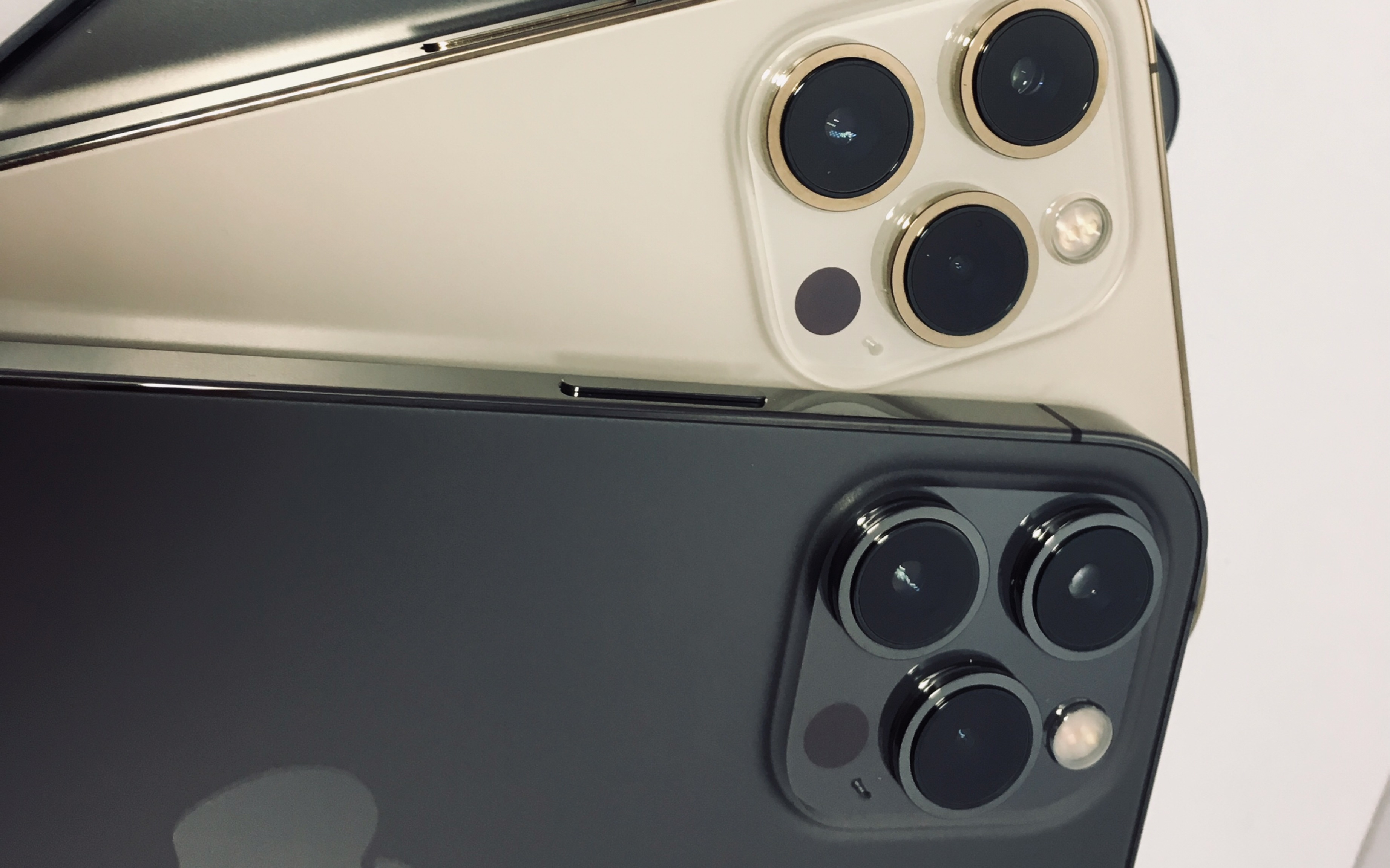 iphone12promax开箱金色,深空灰_哔哩哔哩 (゜-゜)つロ 干杯