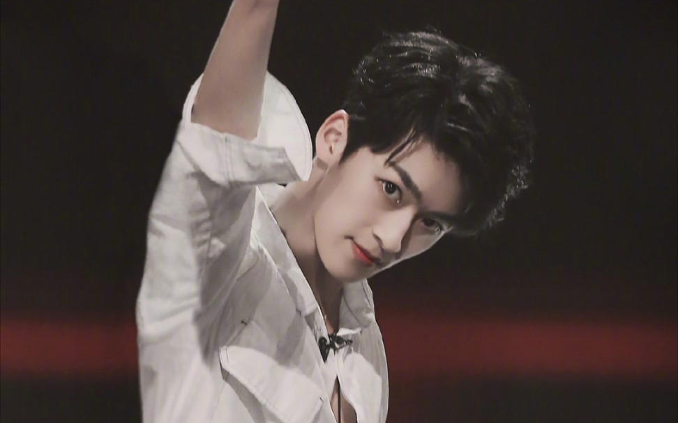 何洛洛lesion练习室伪直拍