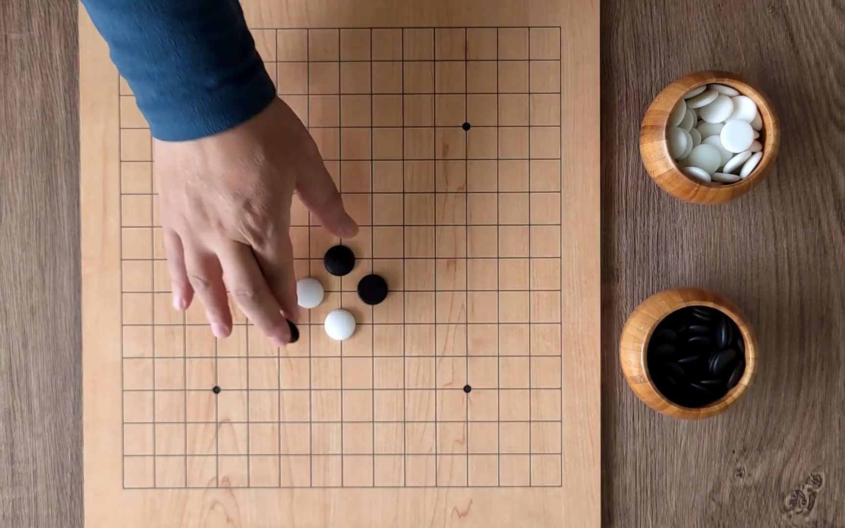 五子棋“三手交换”与“五手两打”