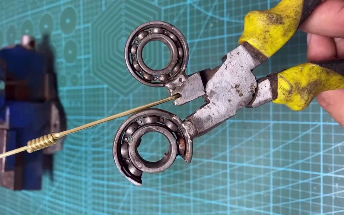 活动作品各种各样改装工具钳子手工钥匙扣制作过程