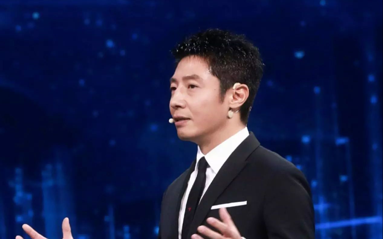 撒贝宁综艺一言不合就"开车,何炅这不是去幼儿园的路,我要下车