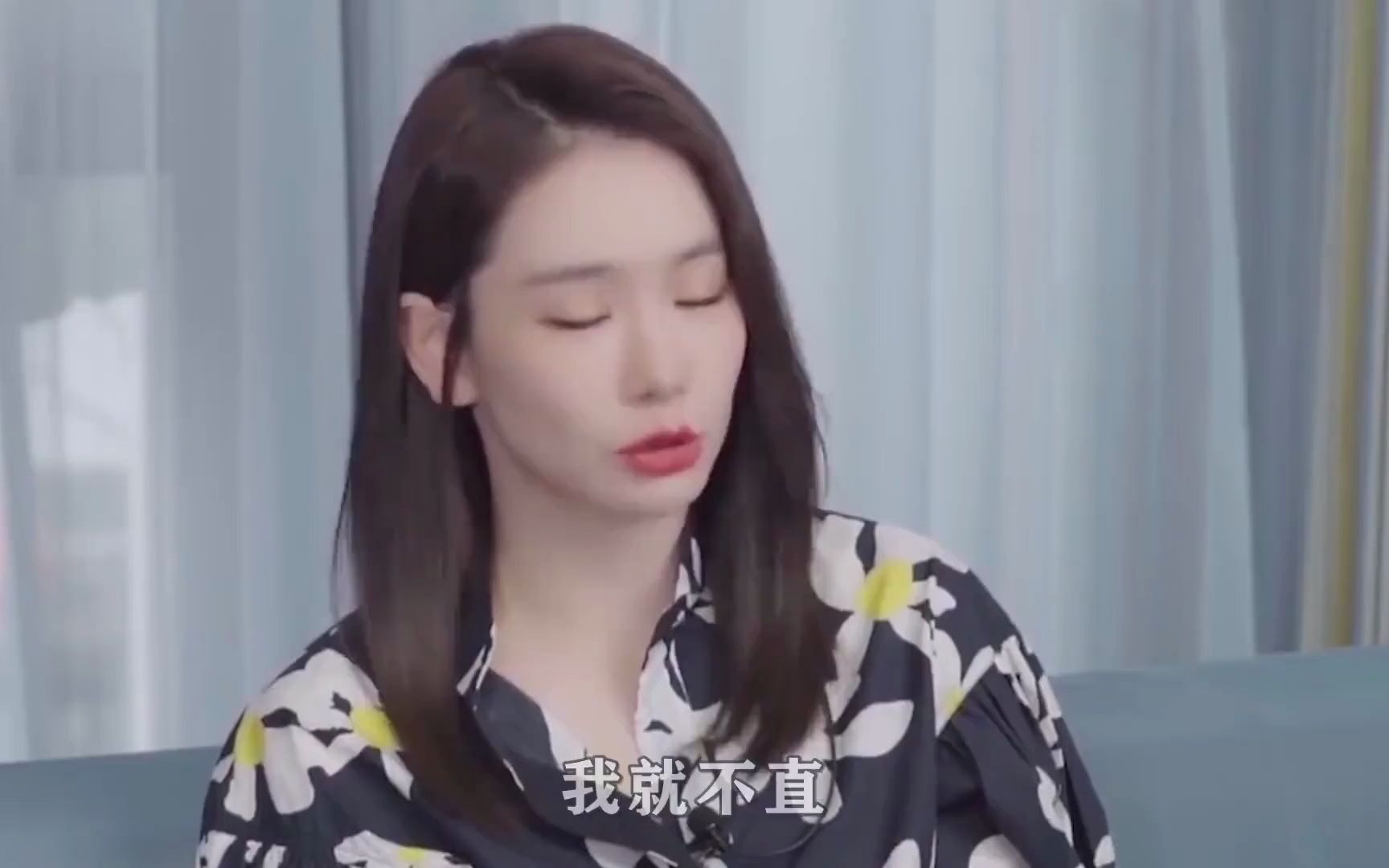 戚薇公主抱大张伟,不料手滑到尴尬处,网友:当场尴尬社死