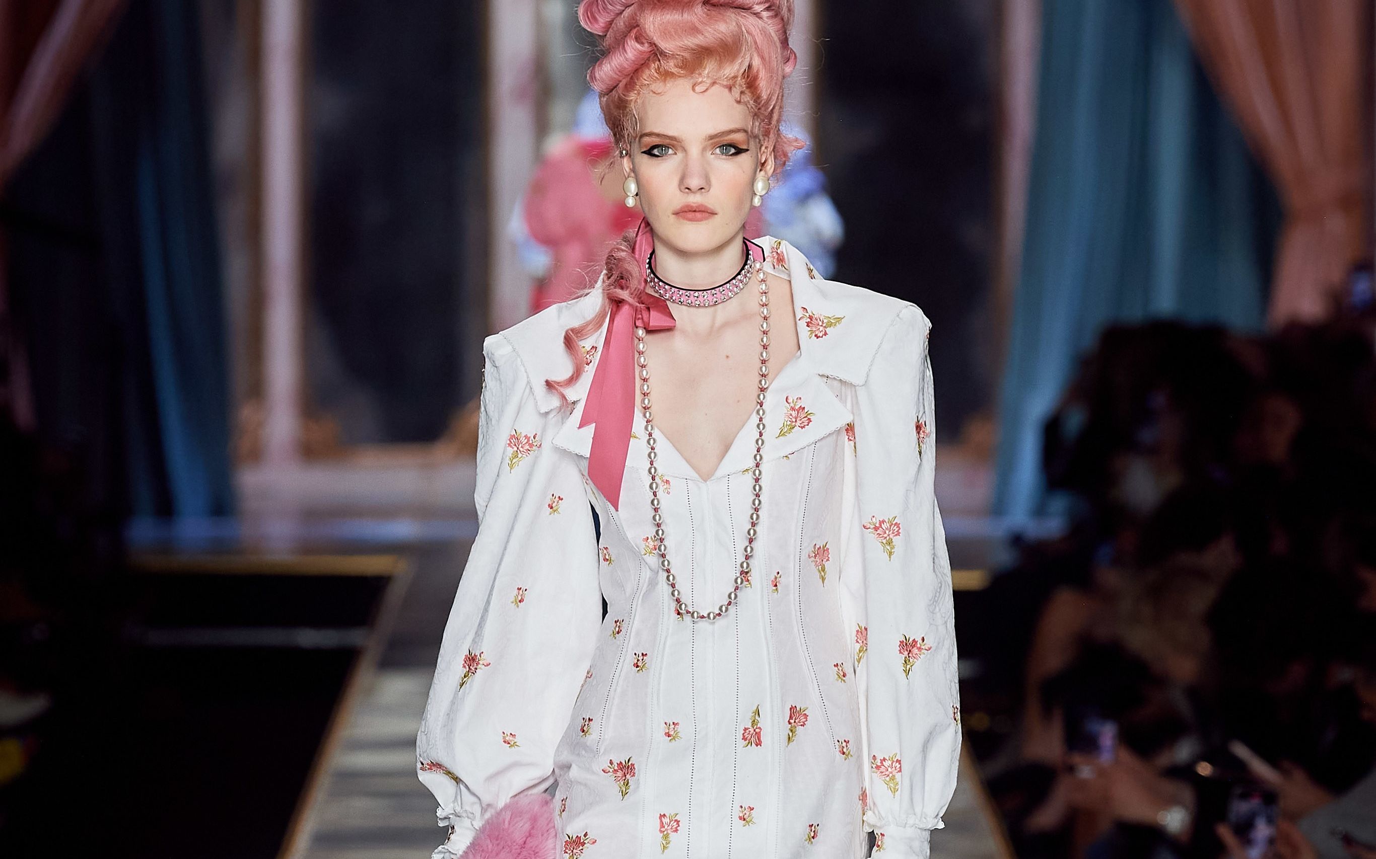 【moschino - 莫斯奇诺】【f/w2020/2021秋冬时装秀】【mfw/米兰时装