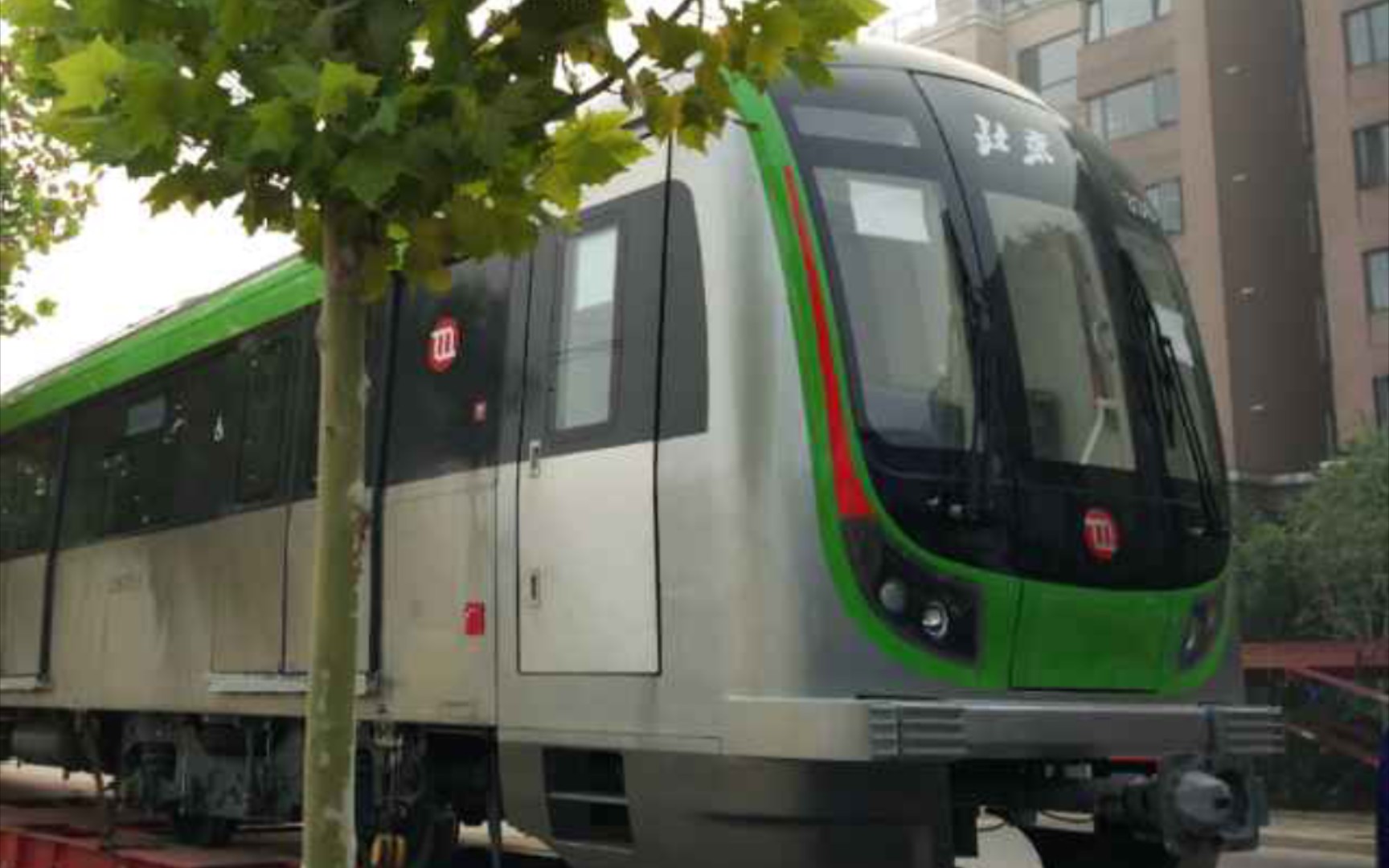 京港地铁16号线国家图书馆站进站