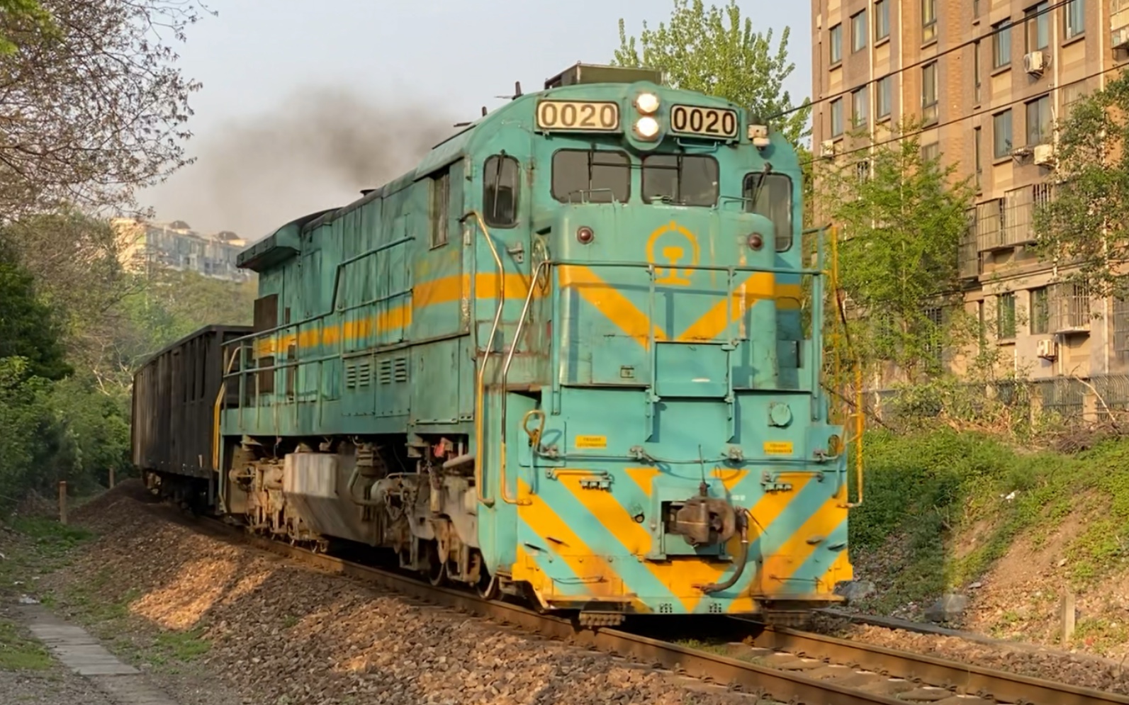 【中国铁路】nd5-0020小运转通过中和桥_哔哩哔哩_bilibili