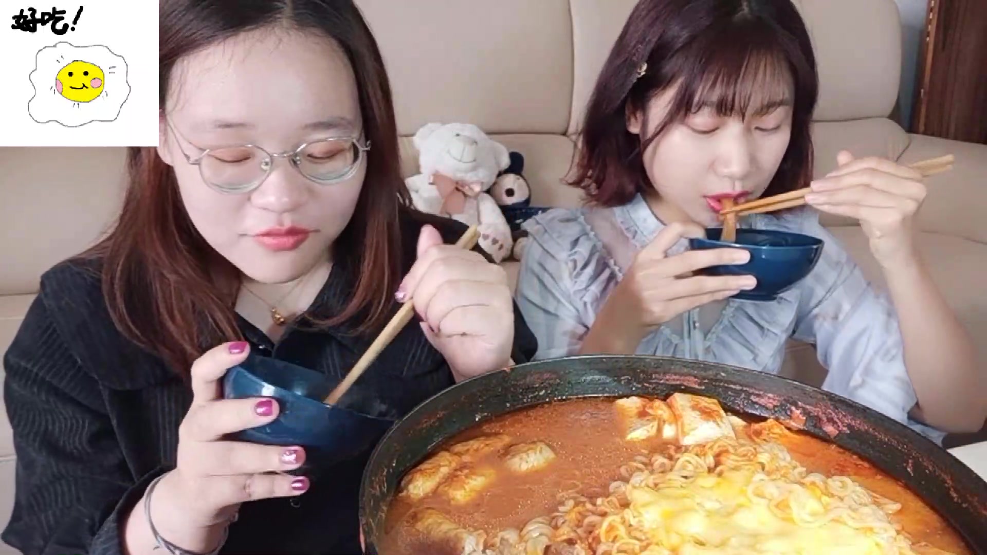 姐妹吃饭都聊些什么