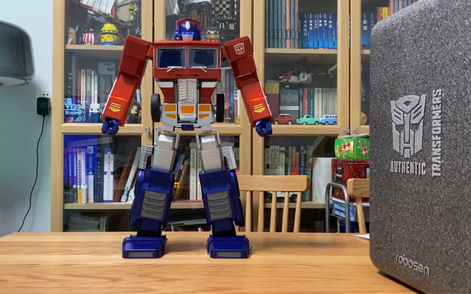 robosen语音控制 自动变形擎天柱来啦!预定到货