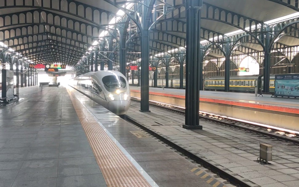 g703次(大连北-大庆东)进哈尔滨站