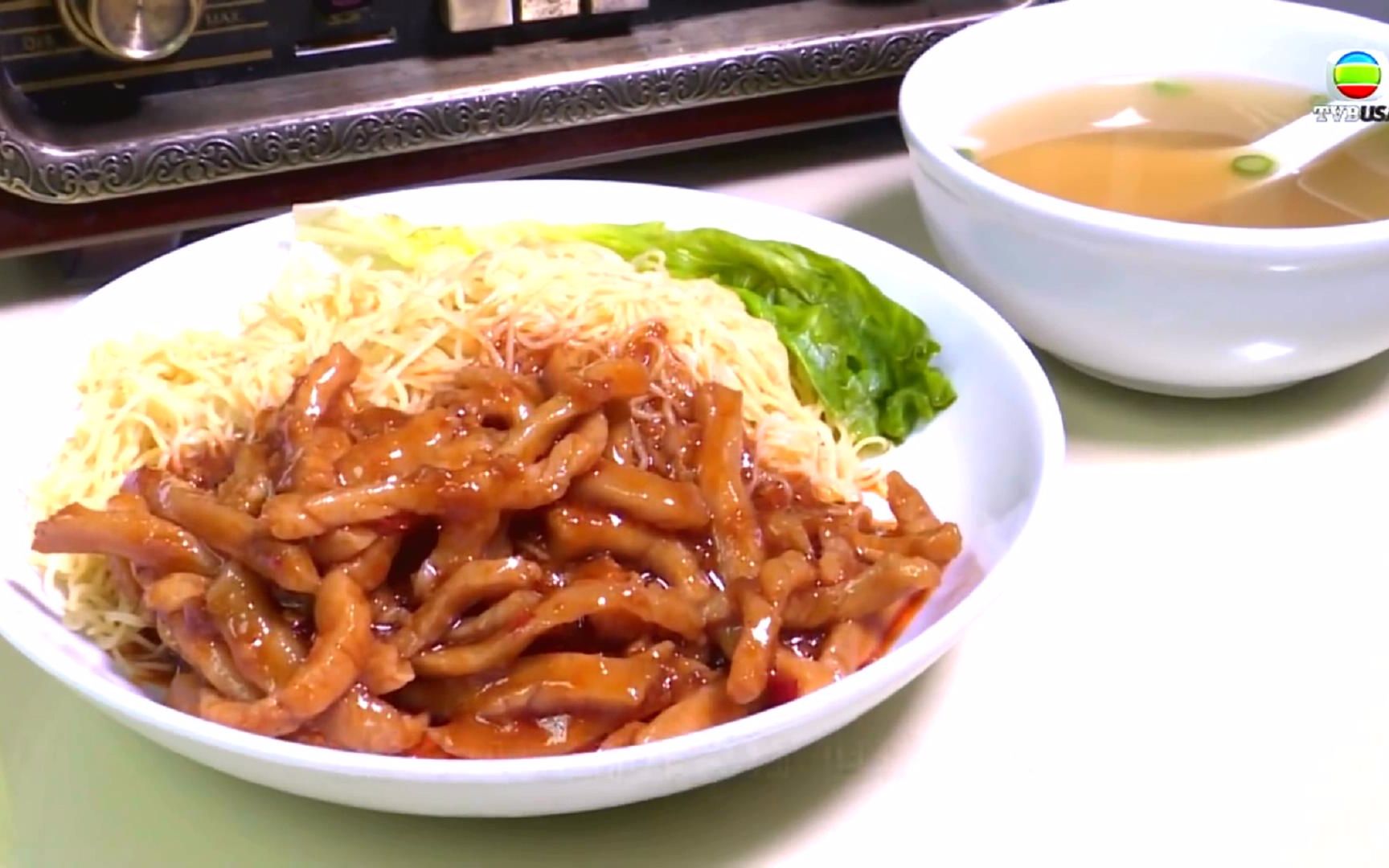 香港炸酱面 怀旧师傅专做60年代炸酱面 加入番茄酱秒变中西结合