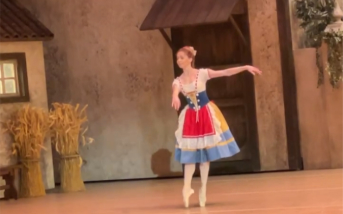 [图]莫斯科大剧院葛蓓莉亚 Coppelia 09/12/2022 一幕片段 Ekaterina Krysanova出场