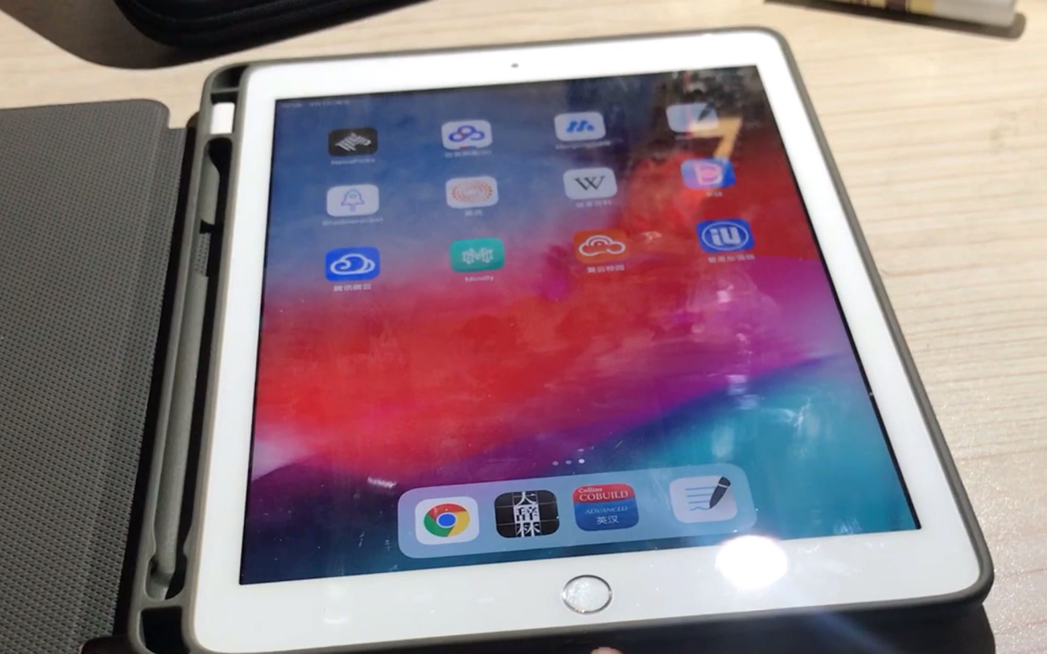 为什么说ipad 2018是现在最值得入手的ipad呢?哔哩哔哩bilibili