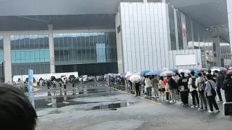 Download Video: 【ll亚巡】咋突然喊起来了，哦水族馆，那没事了